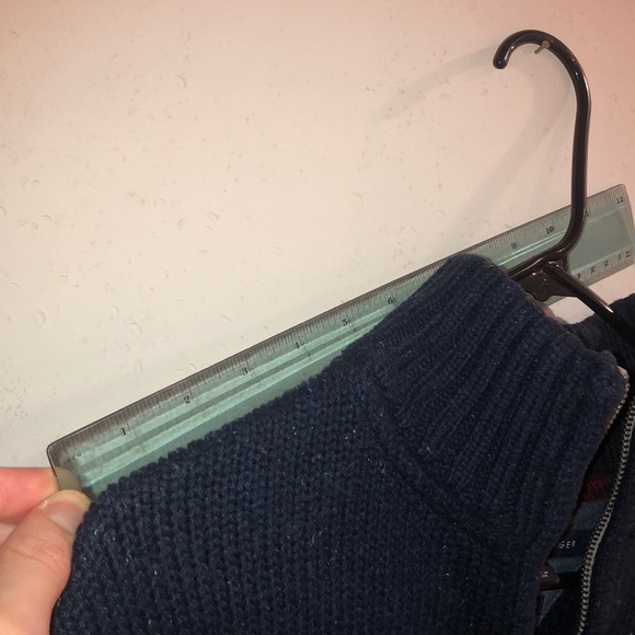 Dual-Tone Men’s Tommy Hilfiger Wool Blend Sweater - Picture 5 of 7